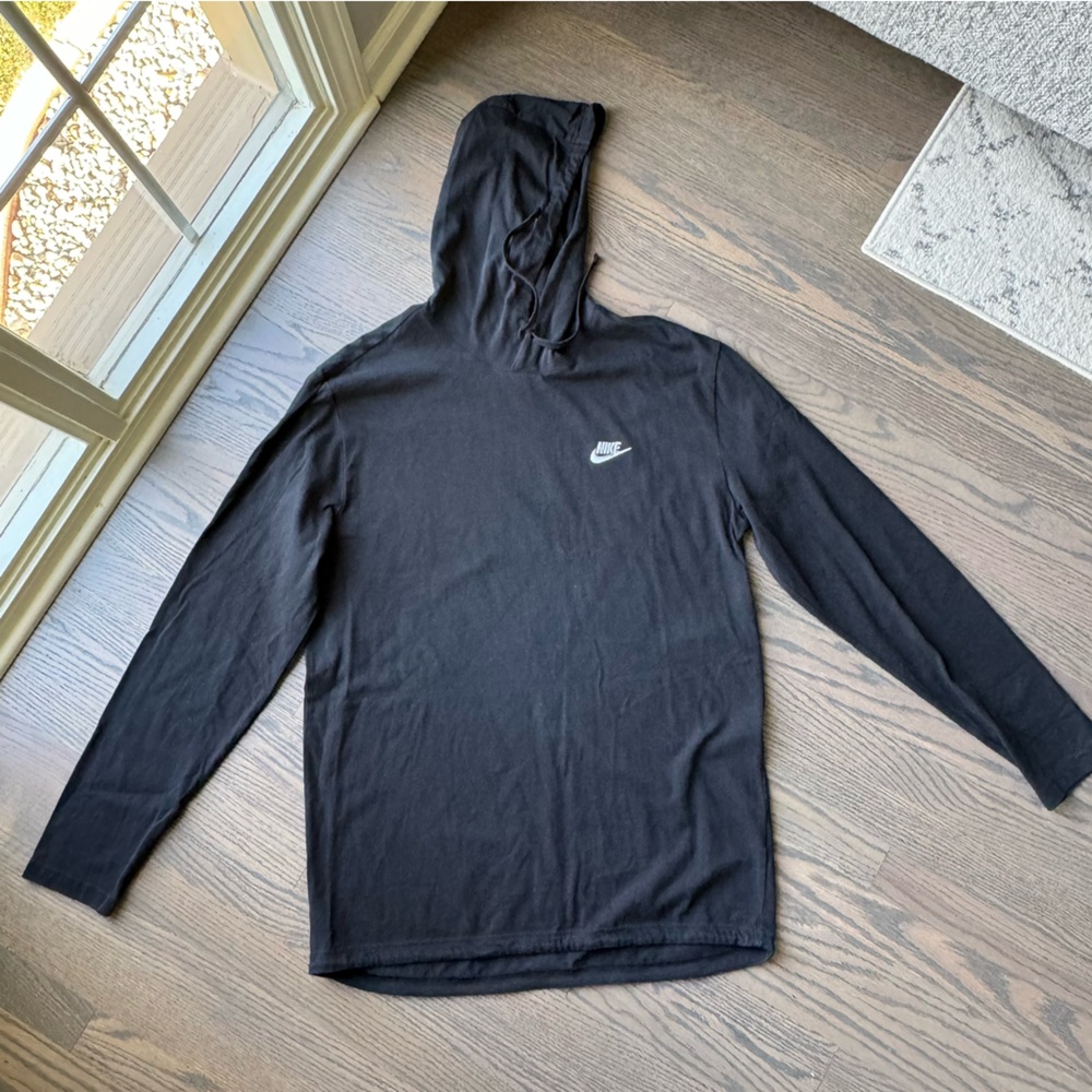 Preowned Men’s Nike Long Sleeve Tshirt Hoodie. Black - Size  XL.